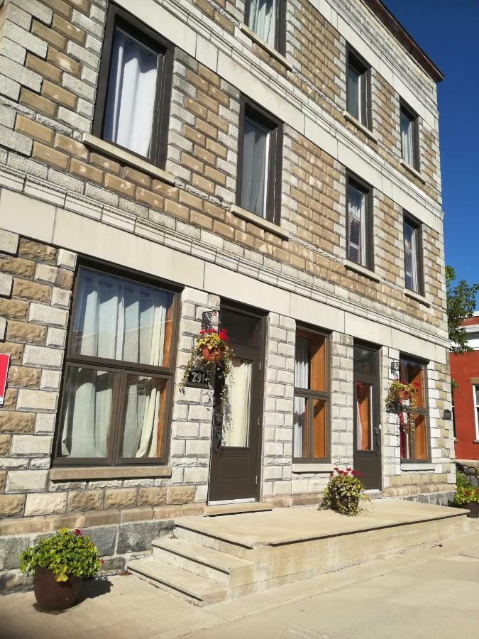 Vieux-Old Farnham Appart-Condotel Eksteriør bilde