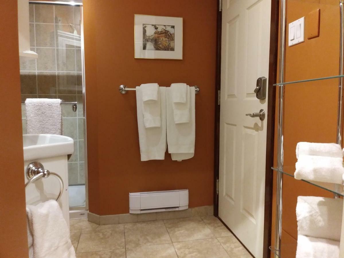 Vieux-Old Farnham Appart-Condotel Eksteriør bilde